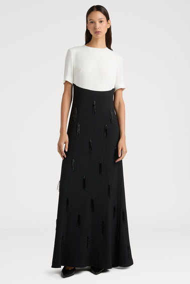 STRIKING BLACK & WHITE CONTRAST GOWN, EMBODYING PORTS 1961 TIMELESS ELEGANCE