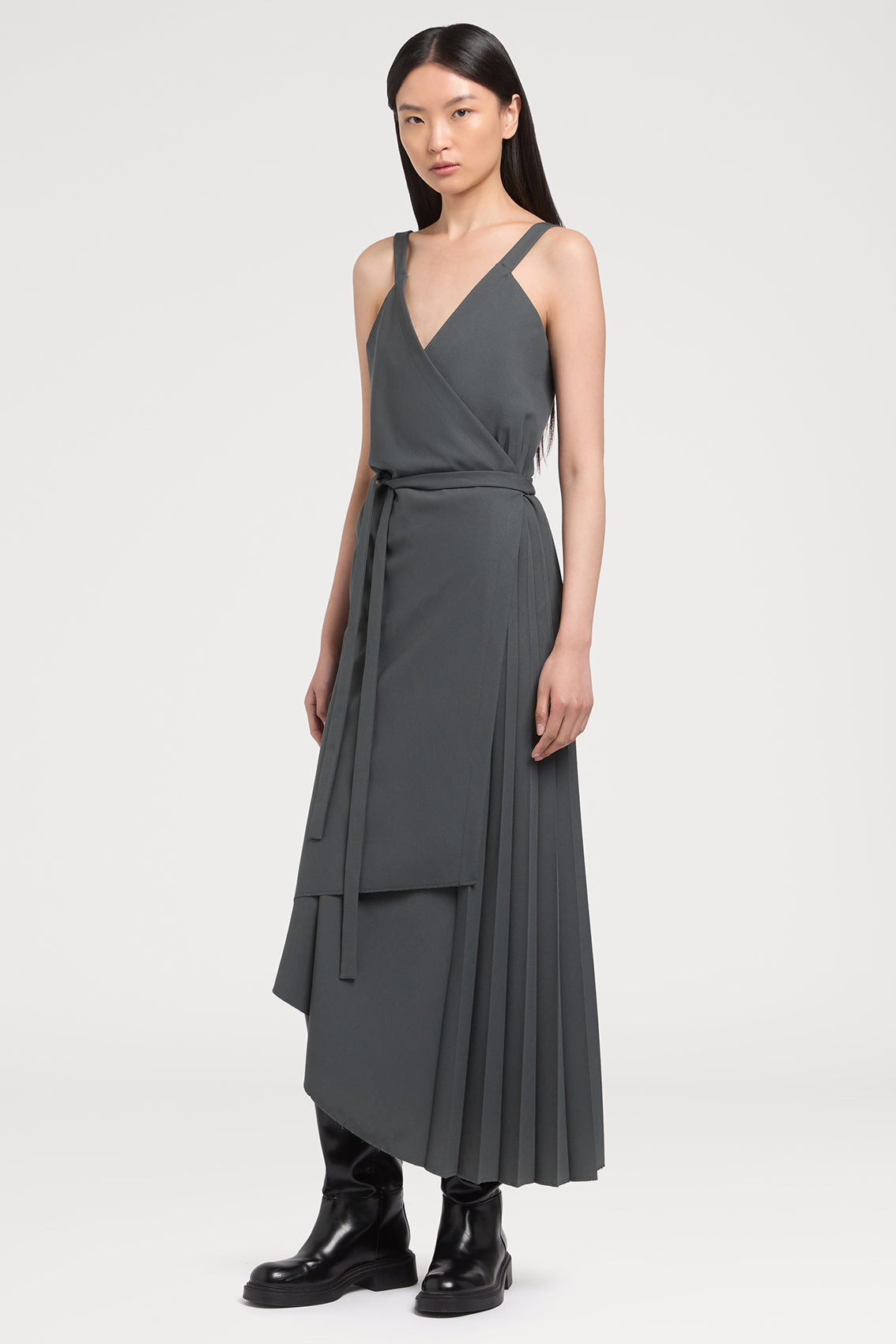 ICONIC TRANSFORMATION DRESS
