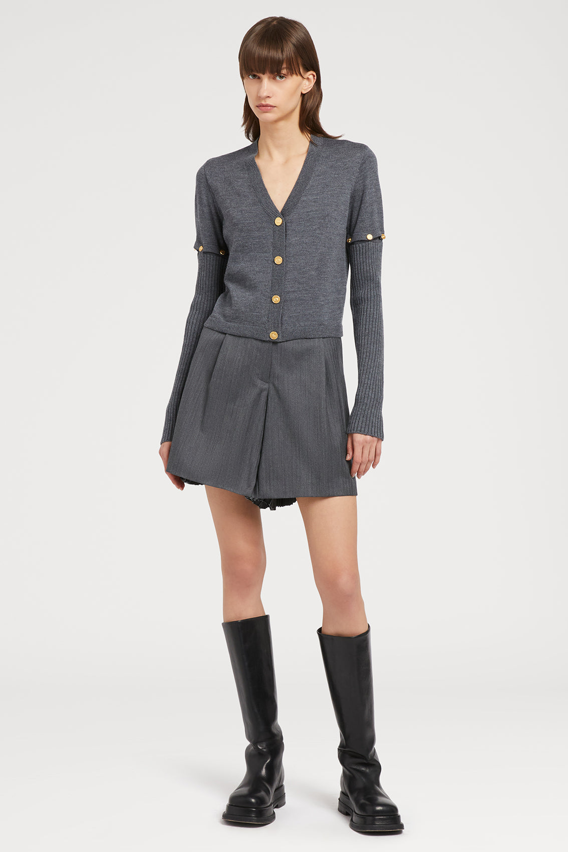 CARDIGAN WITH DETACHABLE DESIGN FOR FLEXIBILITY