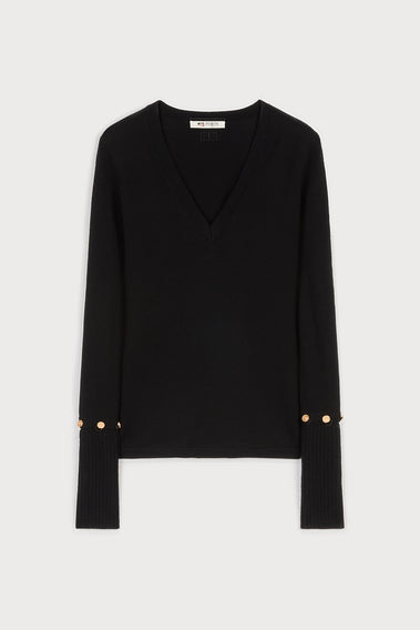 STYLISH AND FUNCTIONAL KNITWEAR