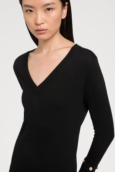 STYLISH AND FUNCTIONAL KNITWEAR