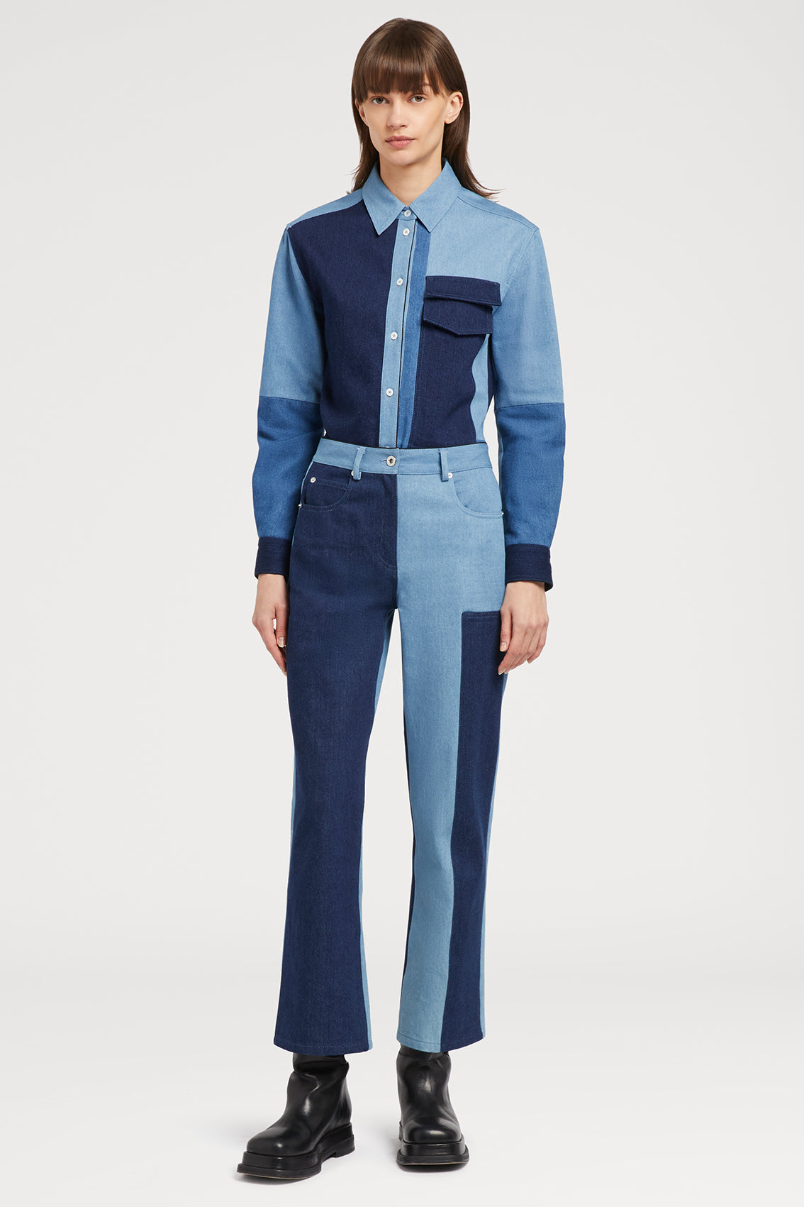 CROPPED DENIM JEANS FOR CONTEMPORARY LOOK