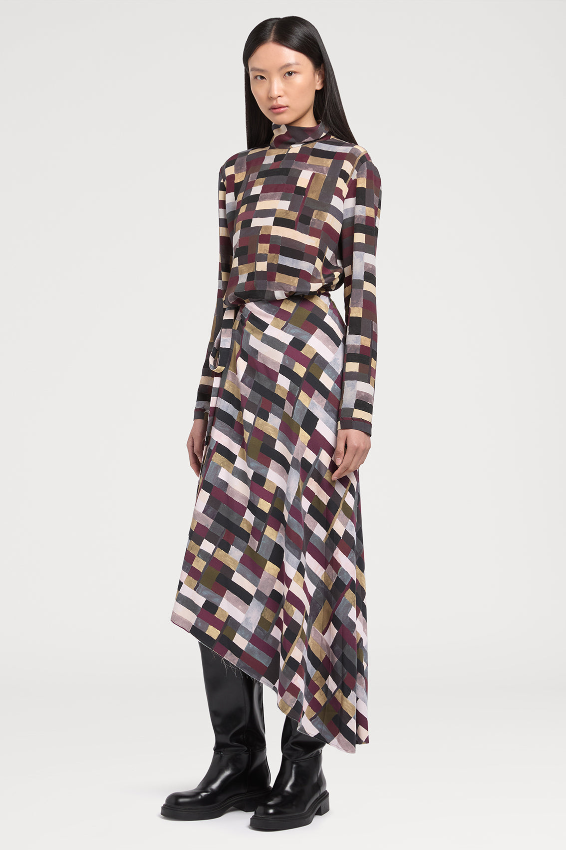 BOLD SKIN SKIRT WITH PRINTS