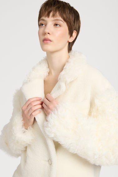 DOUBLE-BREASTED WHITE WOOLFELL COAT