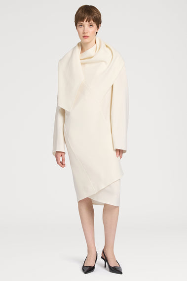 OPHISTICATED WHITE VERSATILE OUTERWEAR