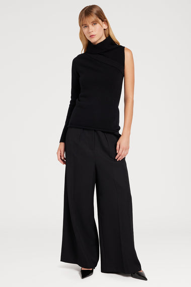 STRIKING ONE-SHOULDER ENSEMBLE KNITWEAR